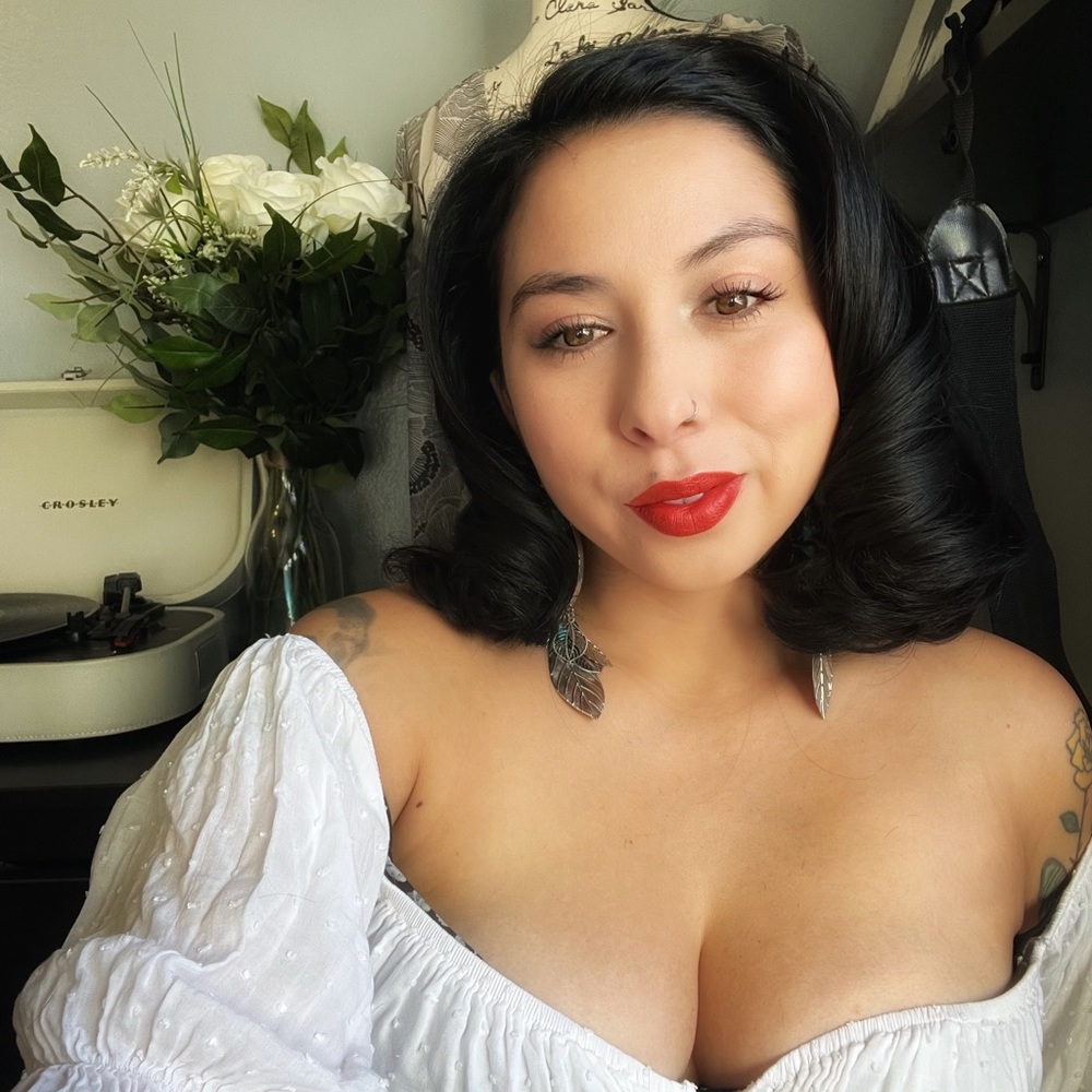 Meet your Posher, April